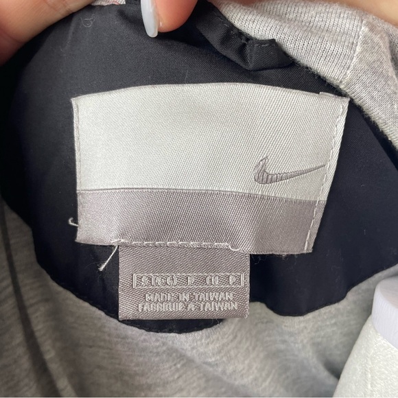 Vintage (90's) Women's Nike Rain Jacket- All Climate Waterproof Jacket - Sz. S - Picture 4 of 6